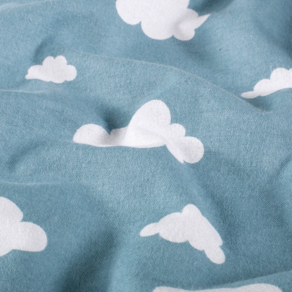 0,5m Flanell Wolken Hellblau